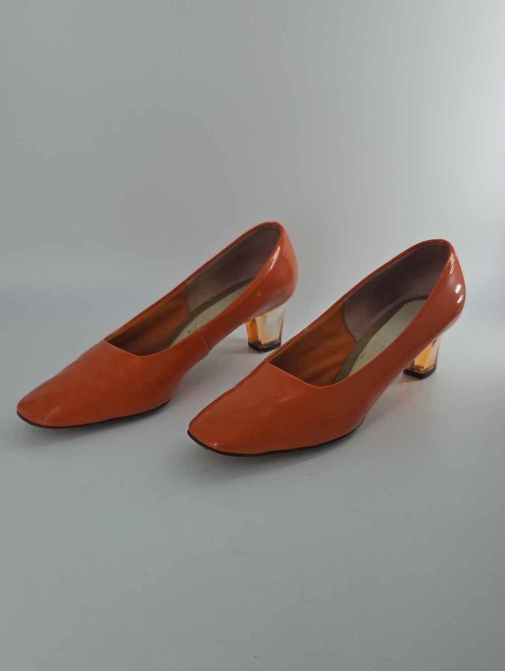 Vintage Mod Orange Patent Mid-Heel Pumps With Lucite Heel